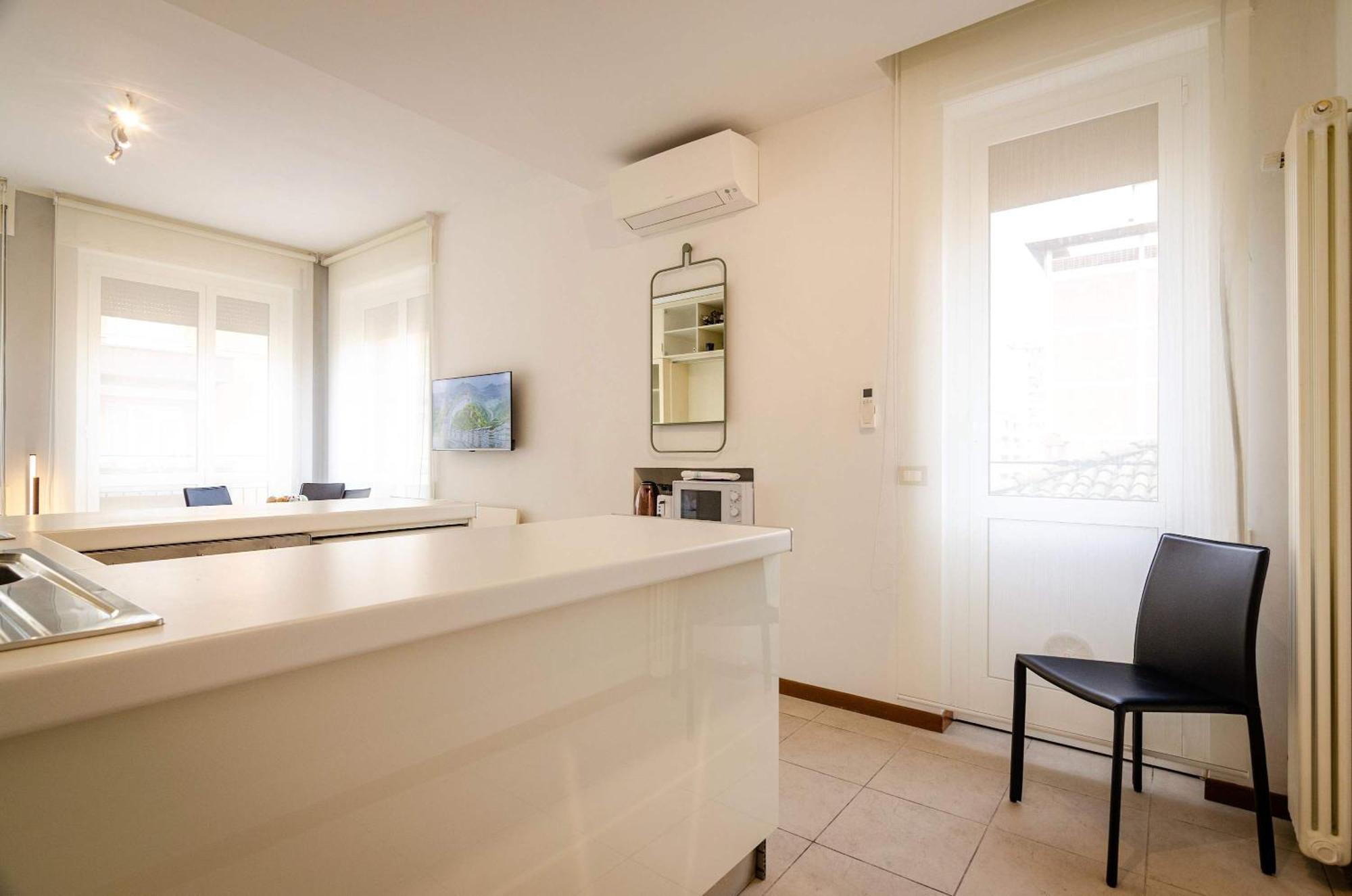 Large And Bright In The Heart Of Apartment