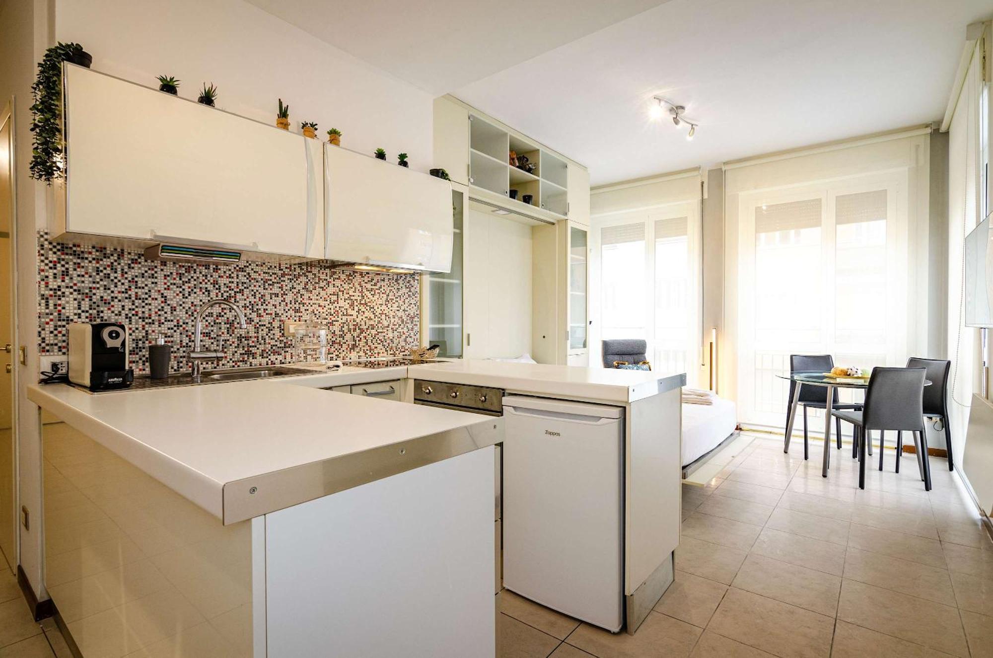 Large And Bright In The Heart Of Apartment