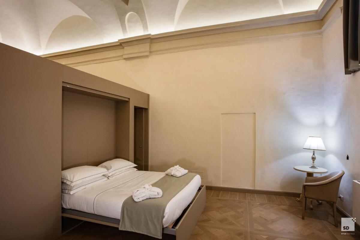 Design In Historical Palace * Bologna