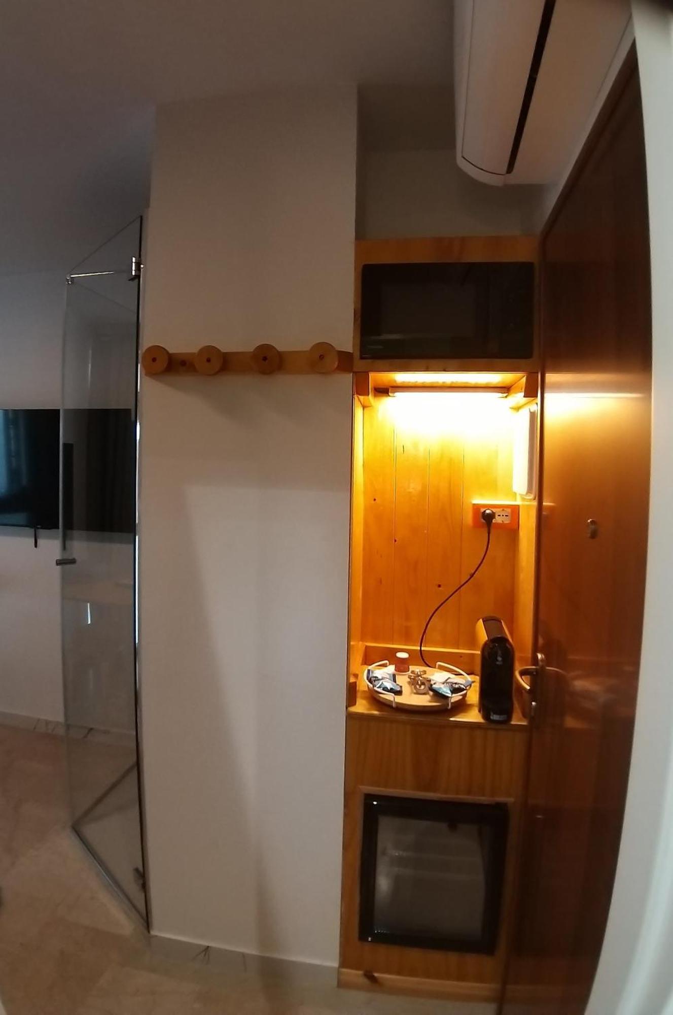 Bed & Breakfast 4roomz 3*