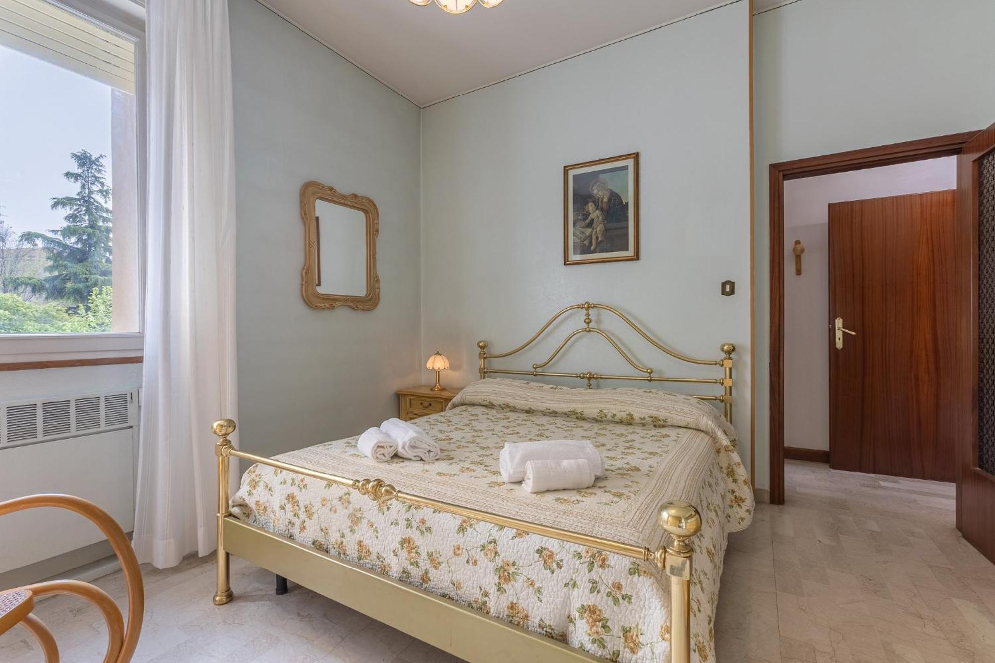 Guesthost - Maggiore Hospital & Ara Stadium X4 Apartment *