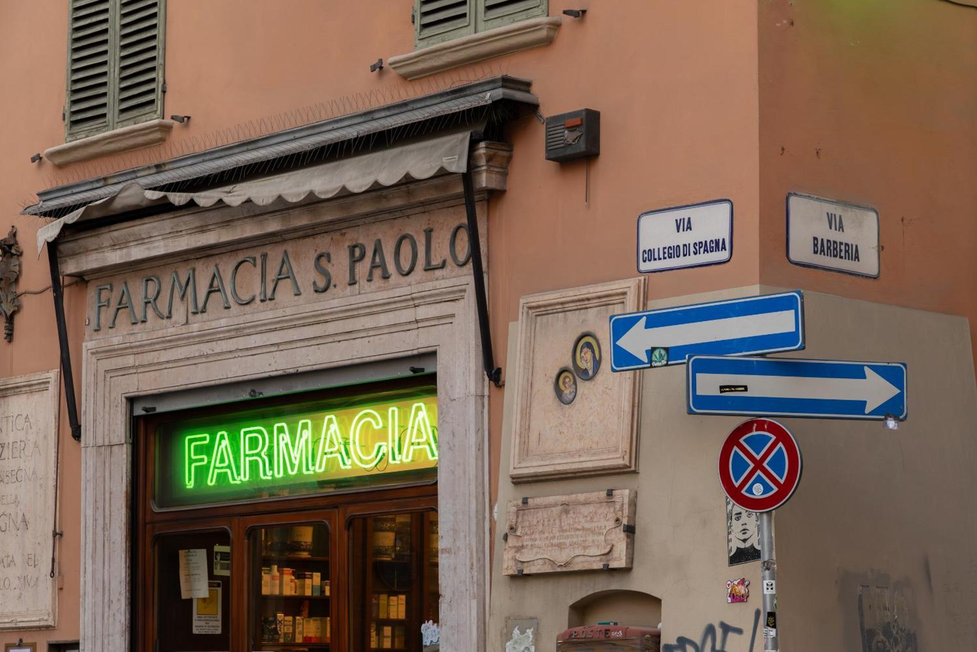 Collegio Di Spagna 13