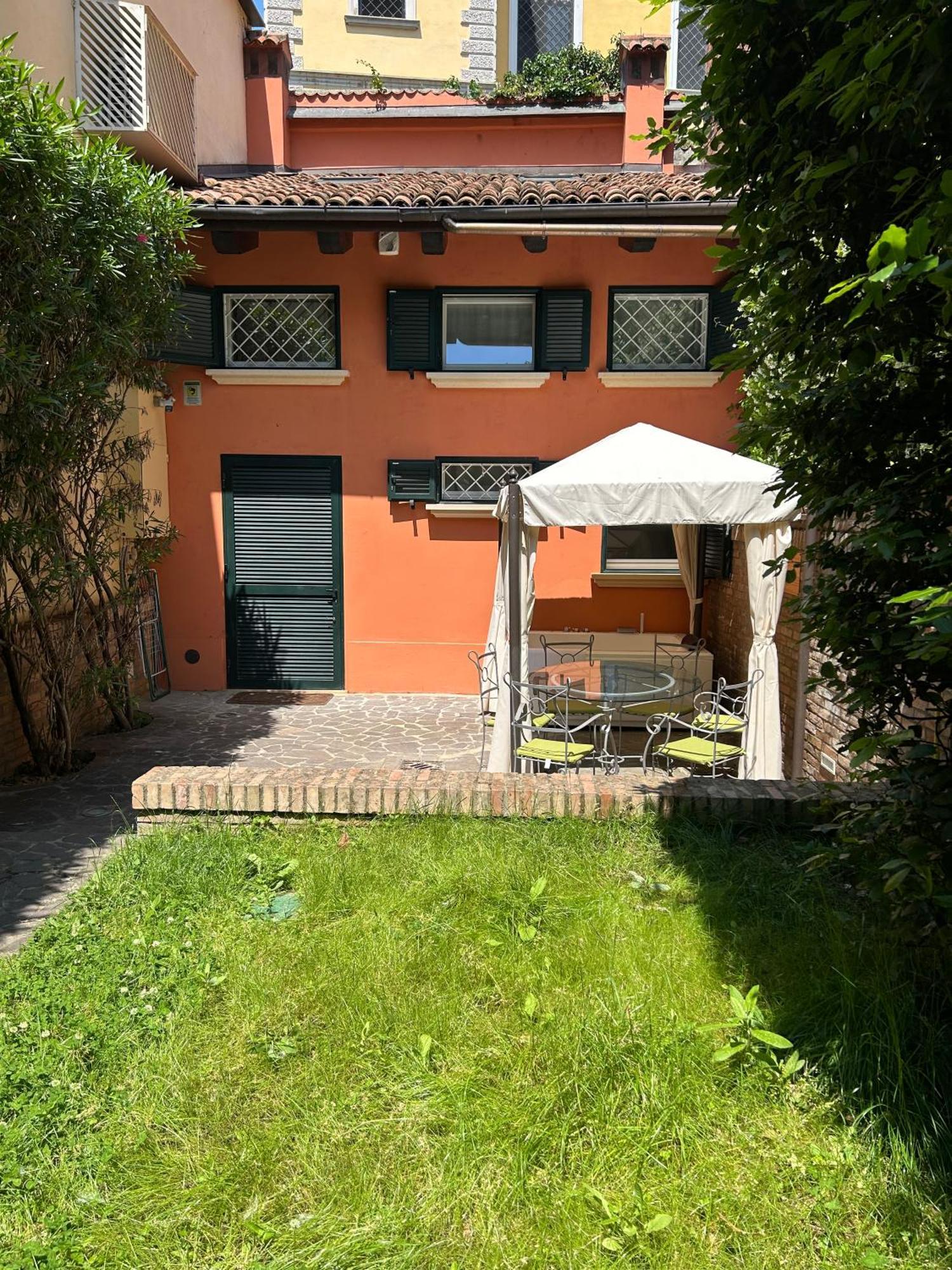 Ferienhaus Isaia Garden - Bolognarooms