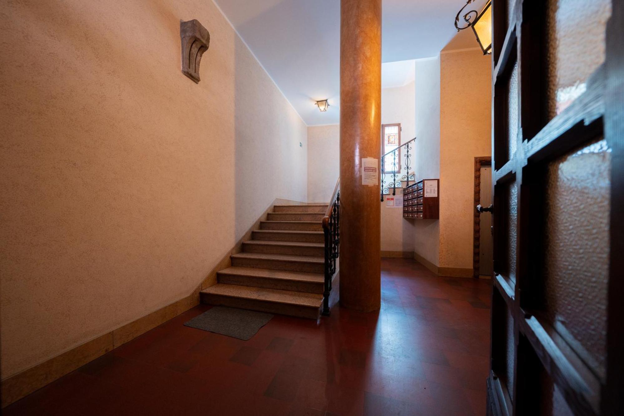 Design In The Heart Of Bolognas History 1 Apartment