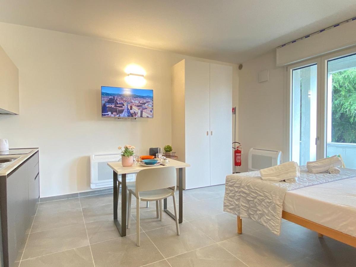 Emilia 8 Apartment *