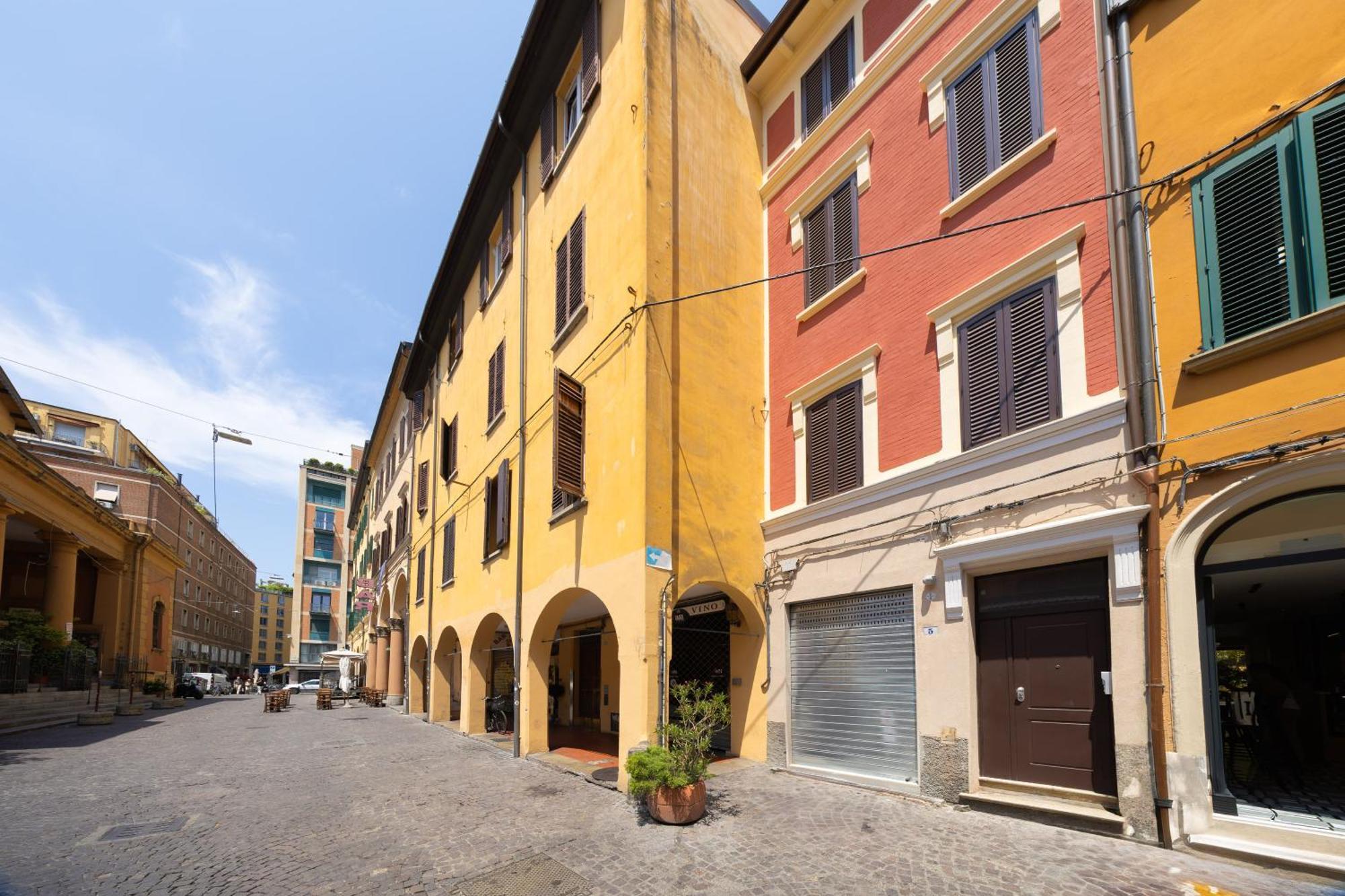 Belvedere House 1 Center Bologna