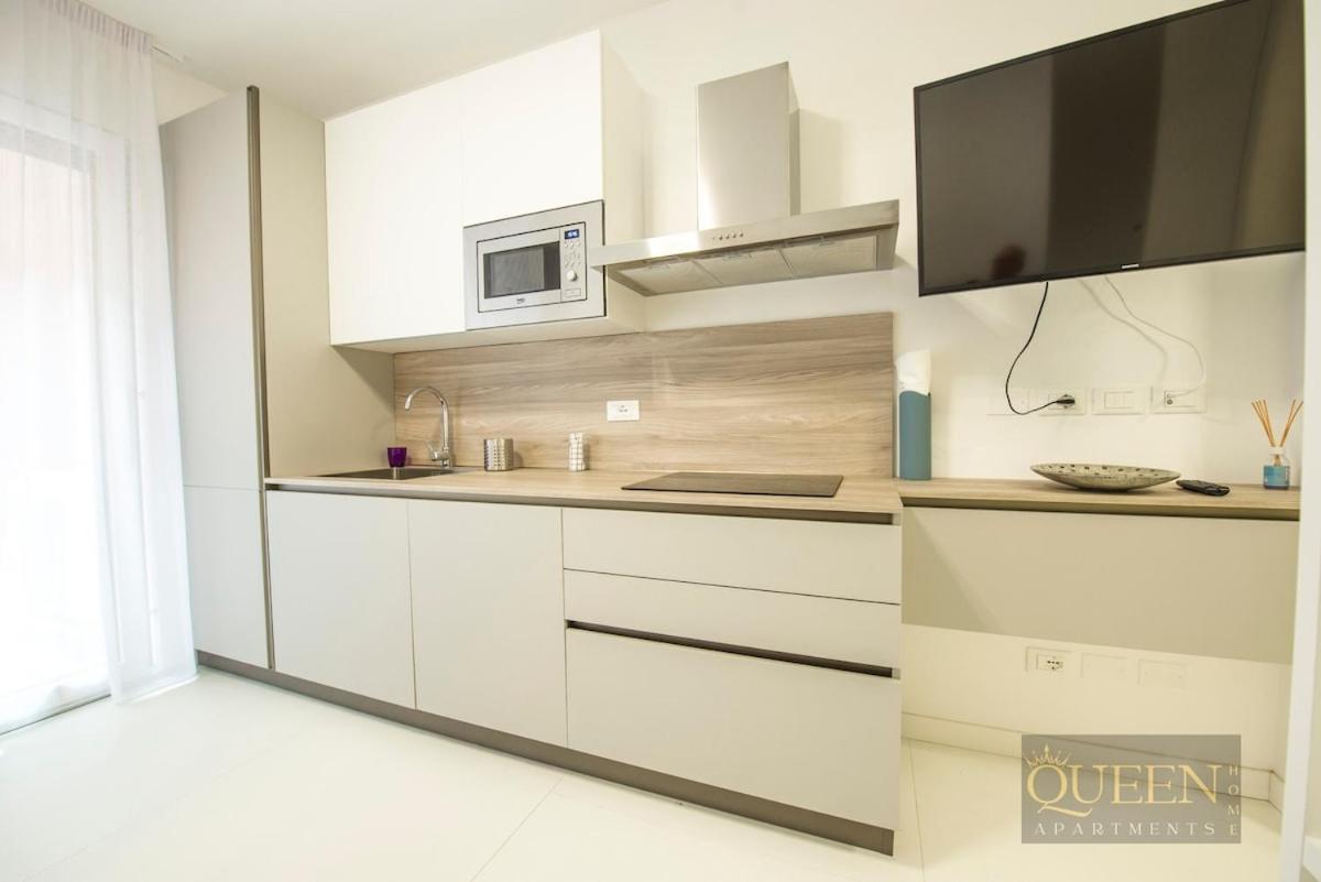 Queen Martinne For Long Rent