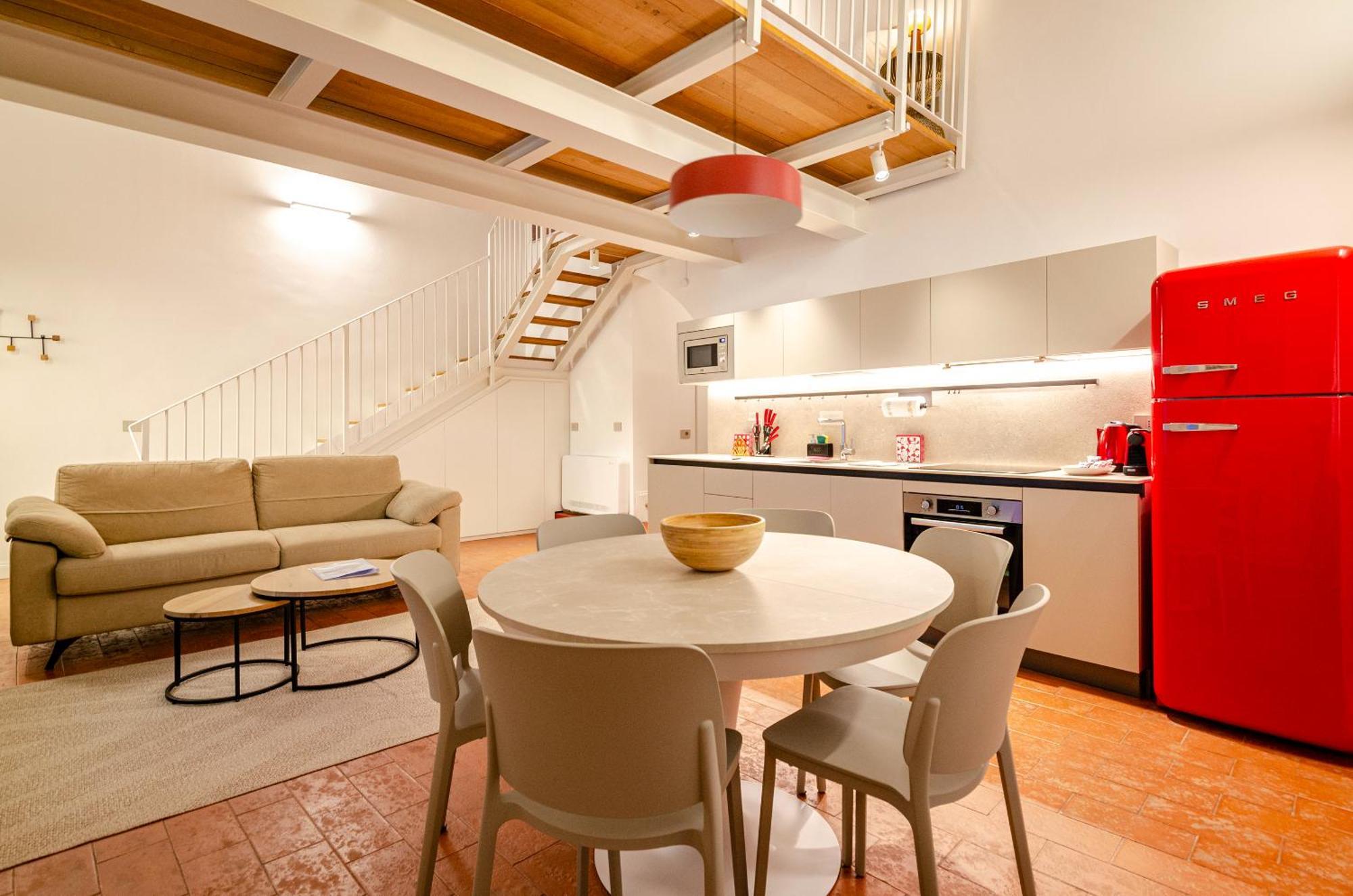 Hermathena Apartment
