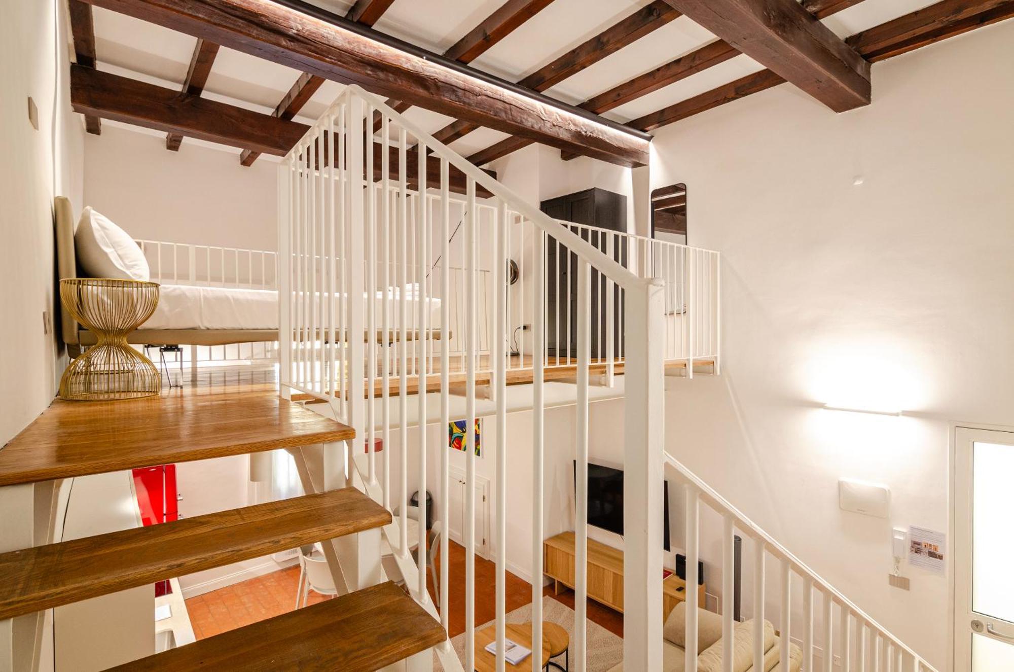 Hermathena Apartment *