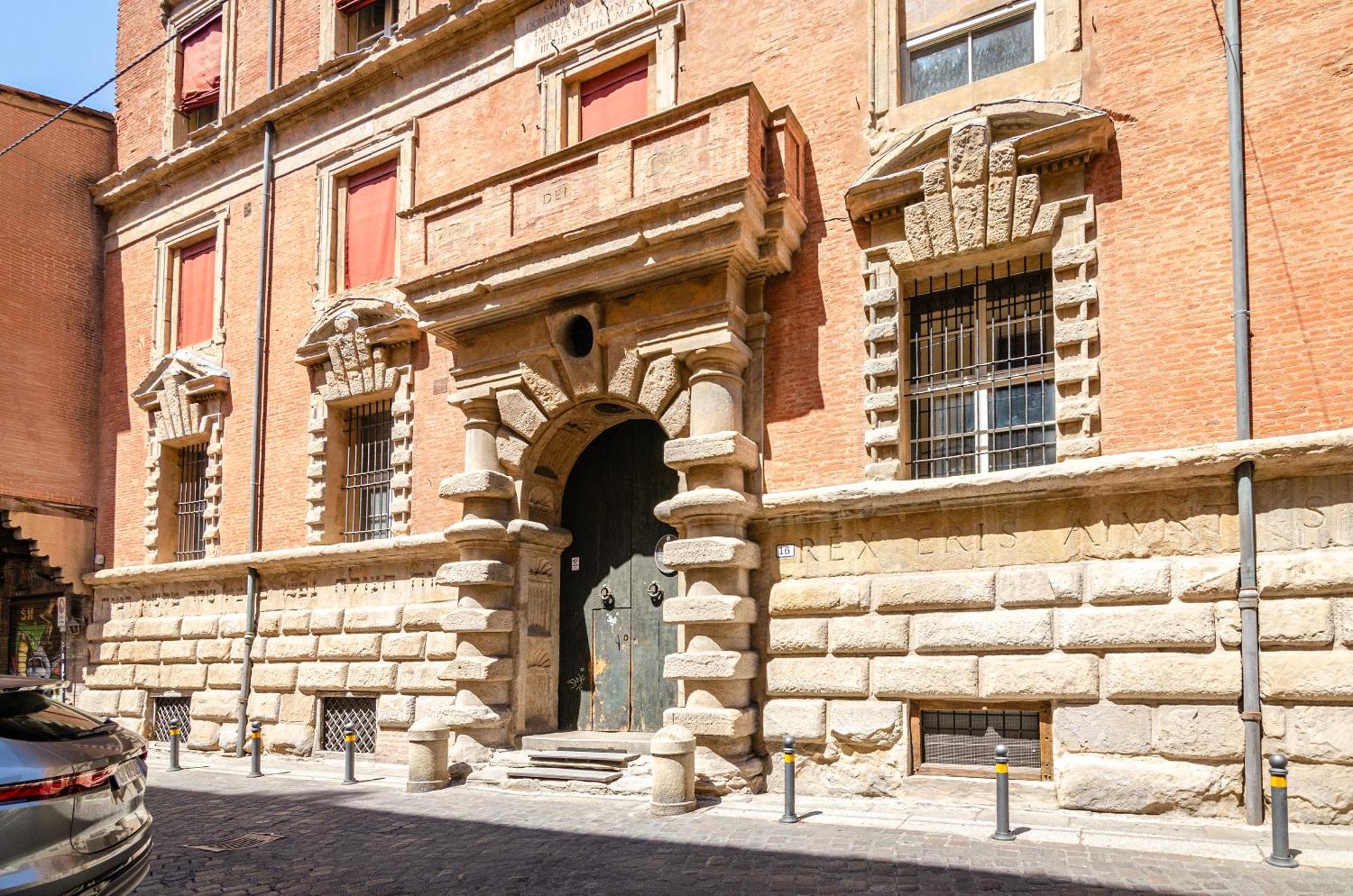 Hermathena Bologna