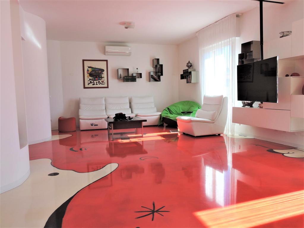 Miro' Holiday Attic
