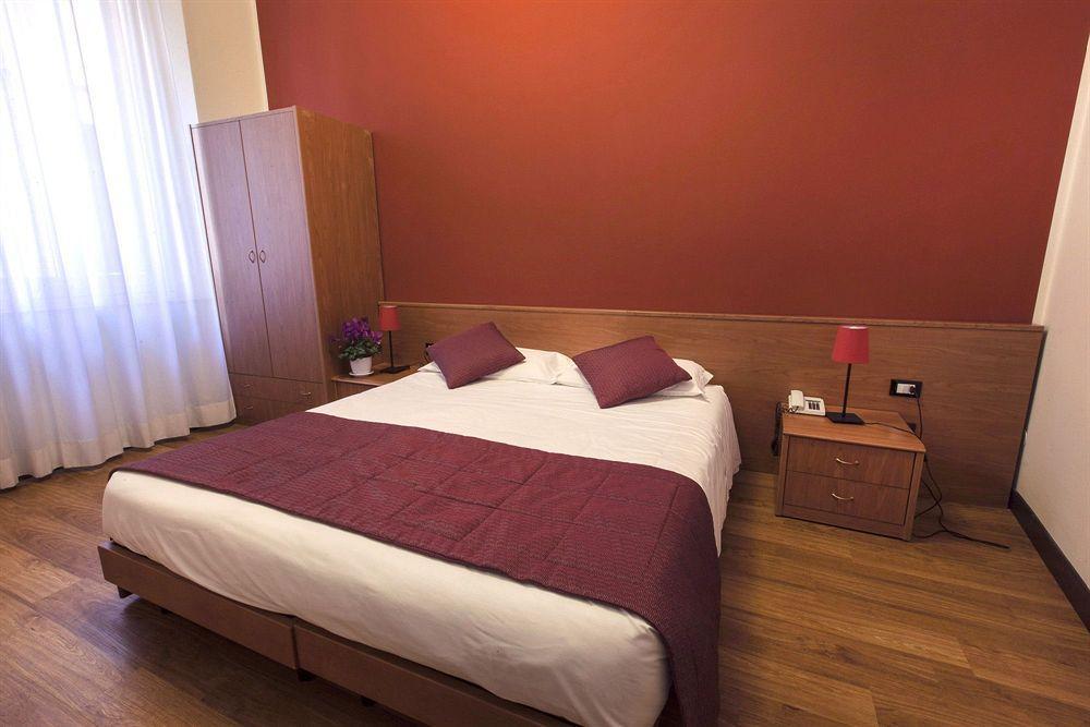 Accademia Hotel 3*