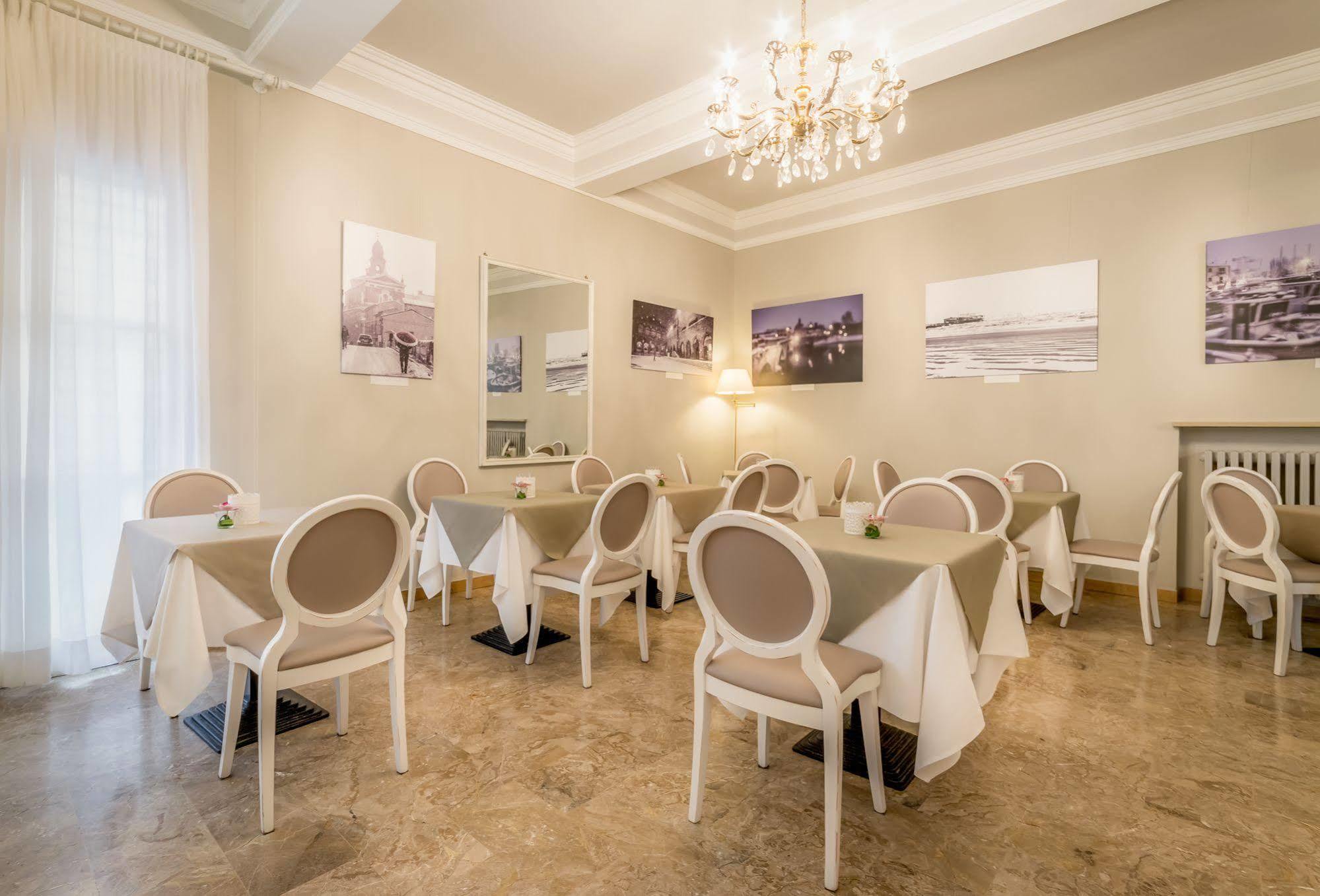 Hotel Accademia 3*