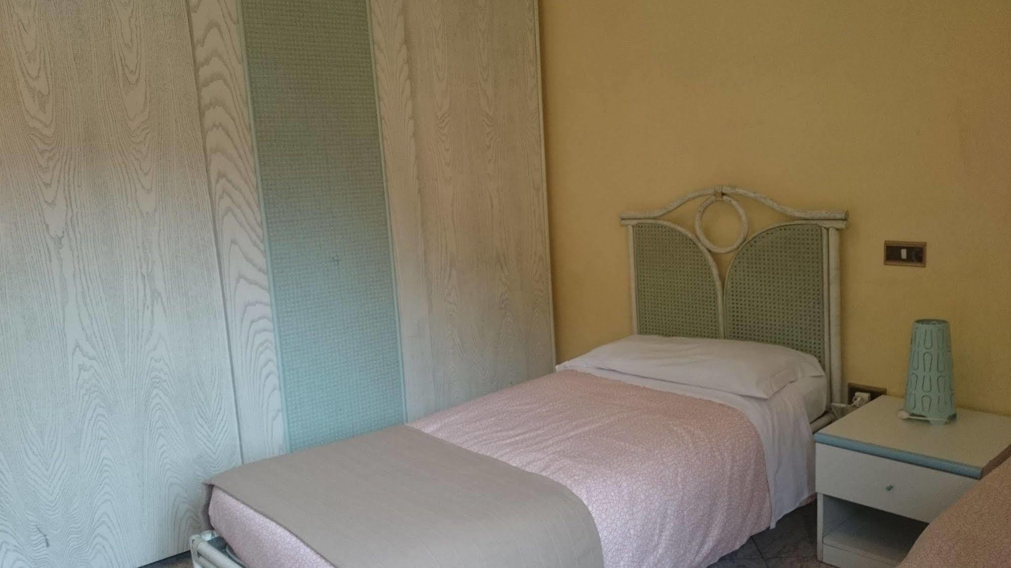 Bed & Breakfast Stazione 2 3*