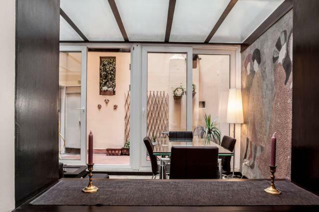 Interno 1 *