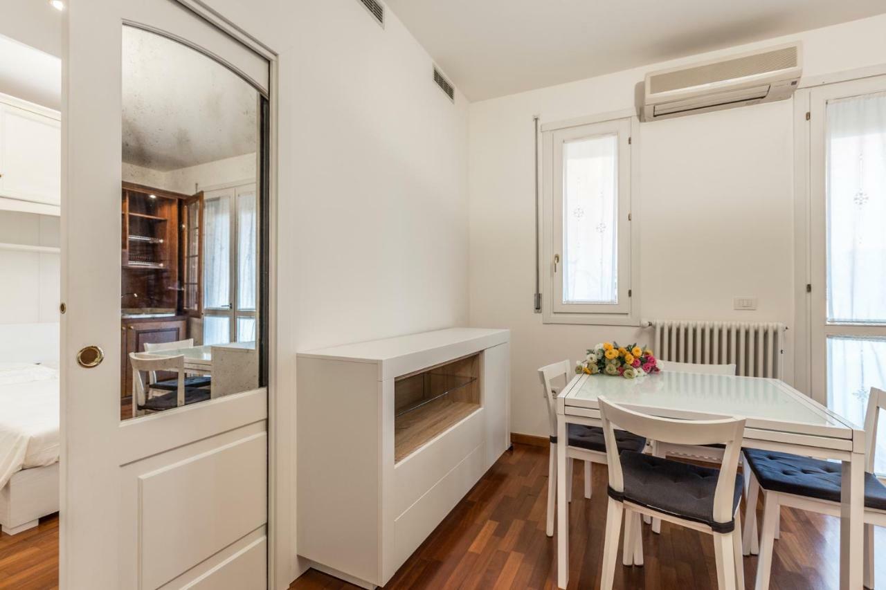 Favilli - The Place Apartment *
