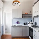 Quiet And Cozy Urban Apartment By Wonderful Italy