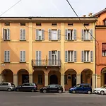 Wooden Design Apartment By Wonderful Italy