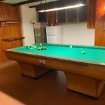 Taverna Interrata Con Biliardo Per Eventi.
