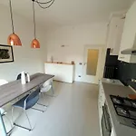 Spacious Three-Room Apartment In Saragozza