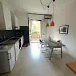 Spacious Three-Room Apartment In Saragozza