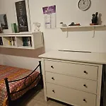 Stanza in appartamento privato Zona San vitale