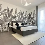 Villa Laura Apartments