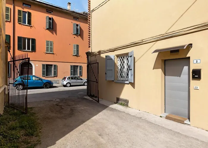 Modern Studio In Borgo Panigale By Wonderful Italy