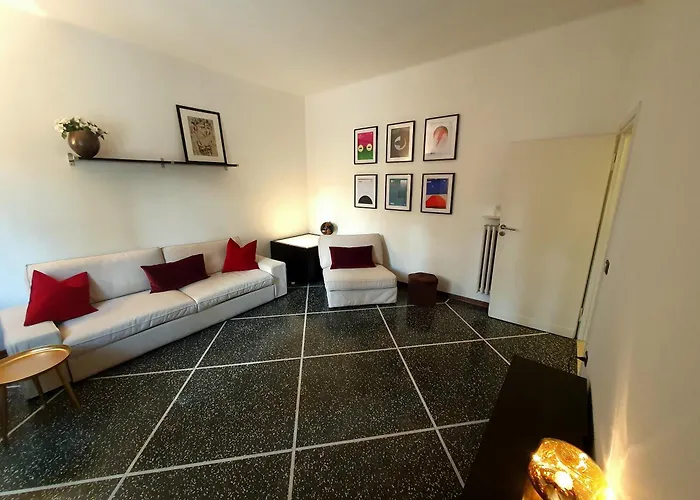 Spacious Three-Room Apartment In Saragozza