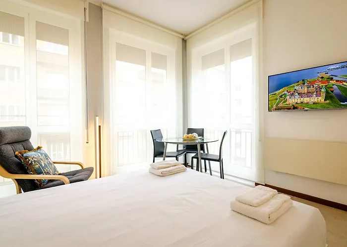 Large And Bright Studio In The Heart Of Bologna