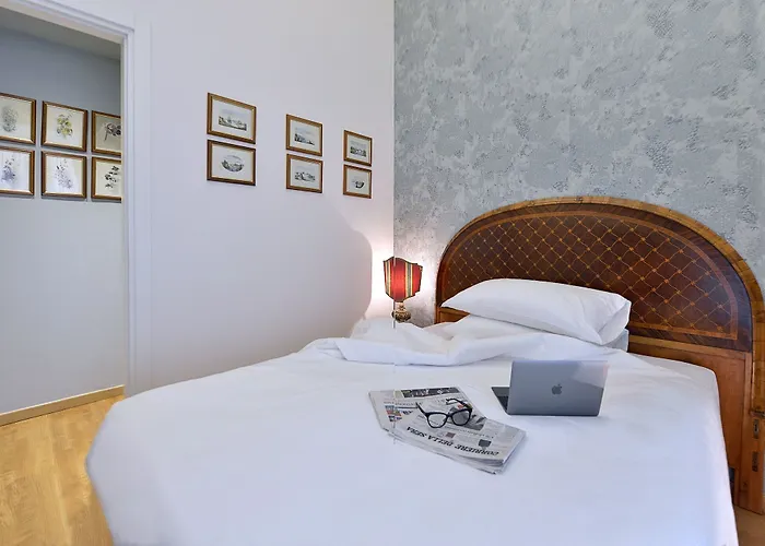 Al Cappello Rosso Suite Apartments