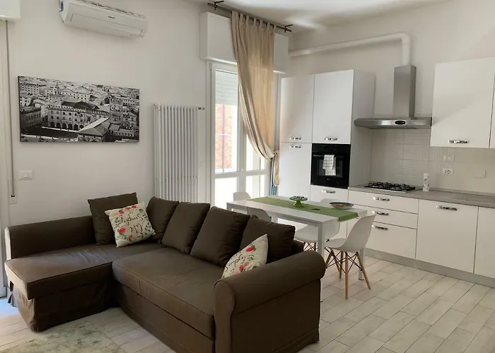 Sorbelli Apartments 1 E 2