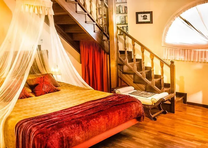 Bijou House