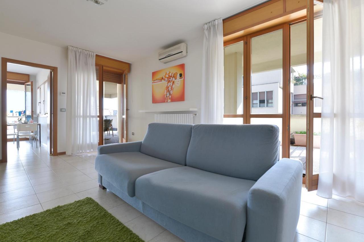 Ur-nest Emilia Levante A Apartment *