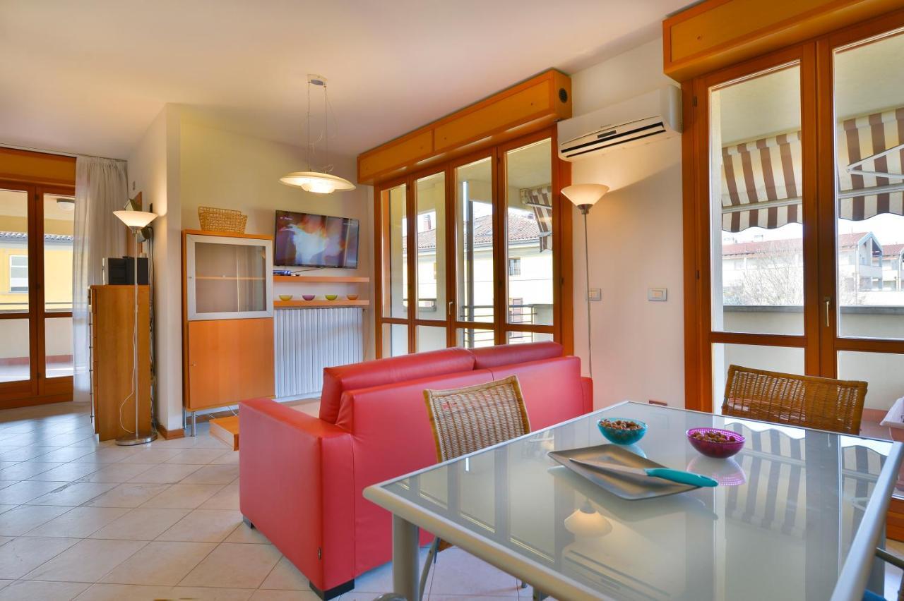 Ur-nest Emilia Levante B Apartment