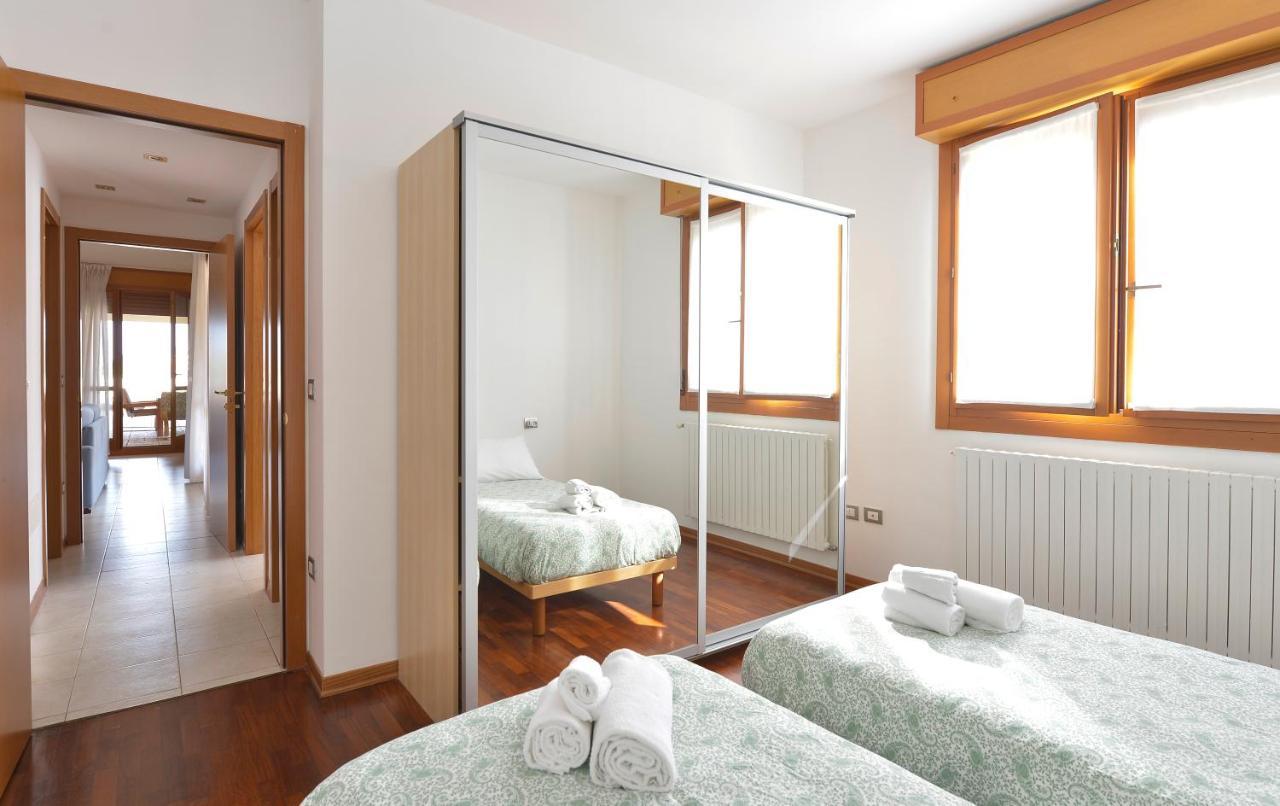 Ur-nest Emilia Levante A Apartment *