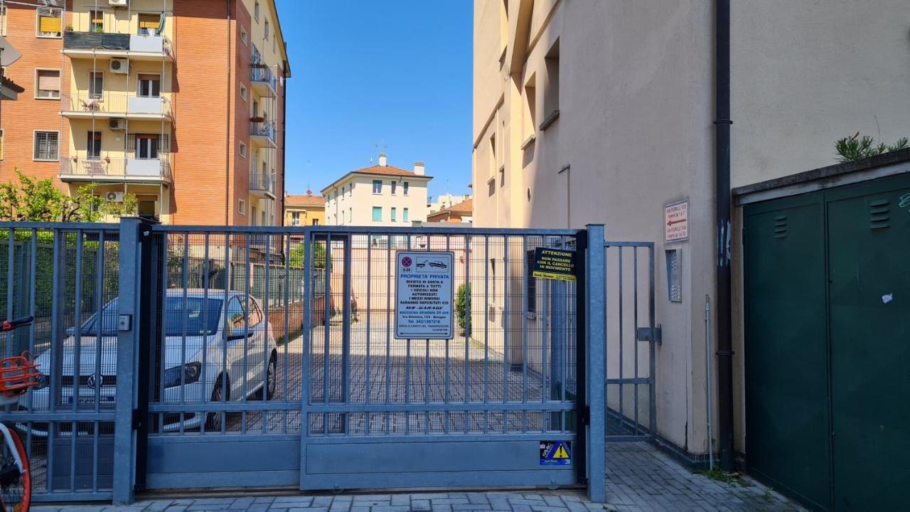 Appartamento Fiorilli House - Fair District - Gratis Private Parking Bologna