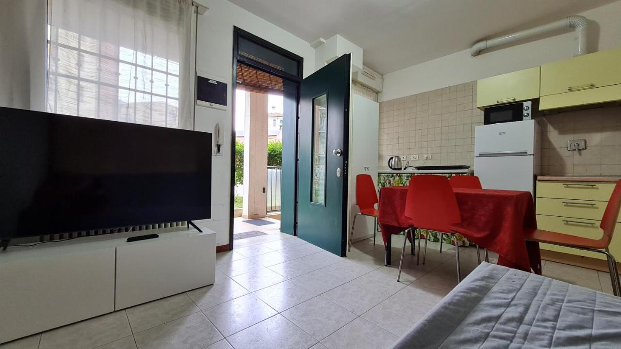 Appartamento Fiorilli House - Fair District - Gratis Private Parking *