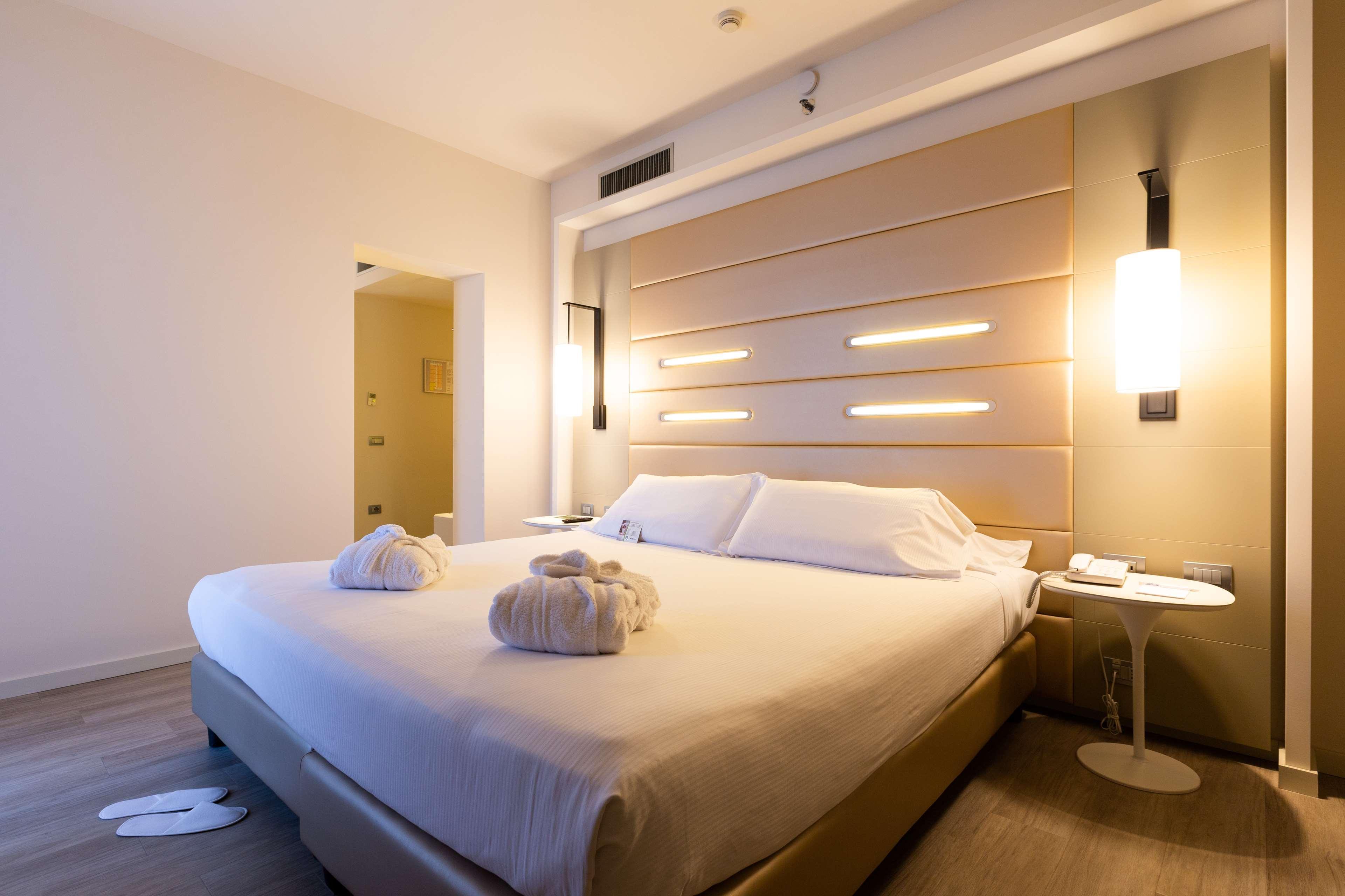 Western Tower 4* Bolonha