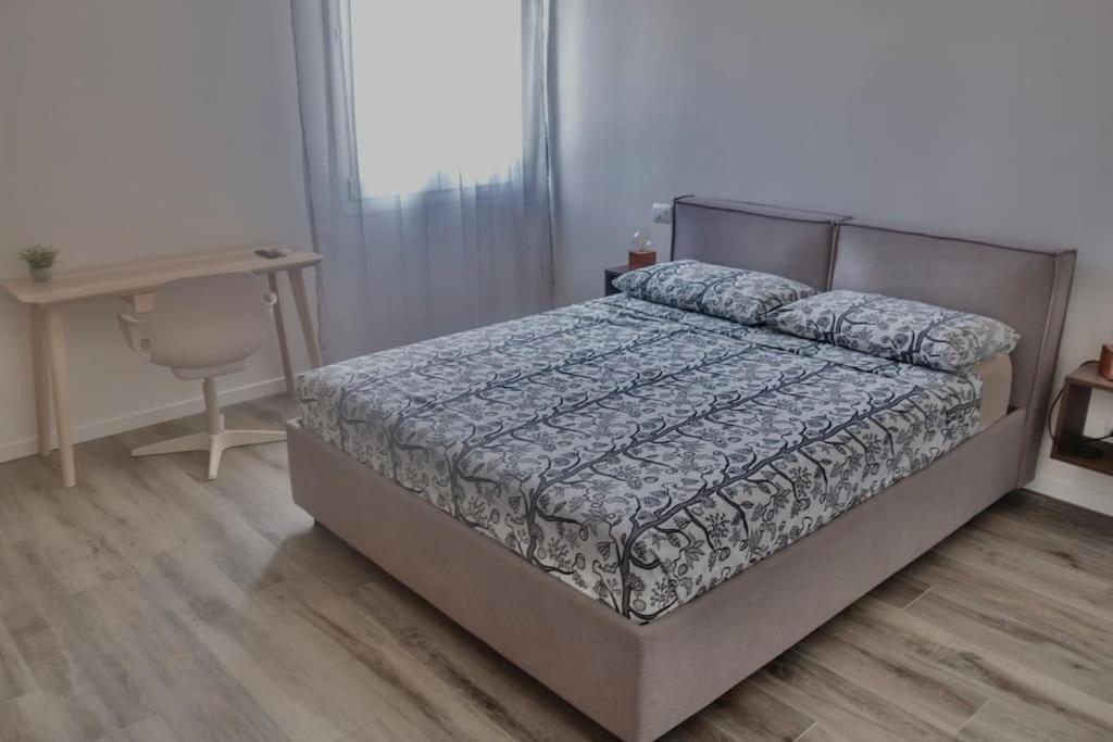 Modern Centraal Gelegen In Bologna. Apartment