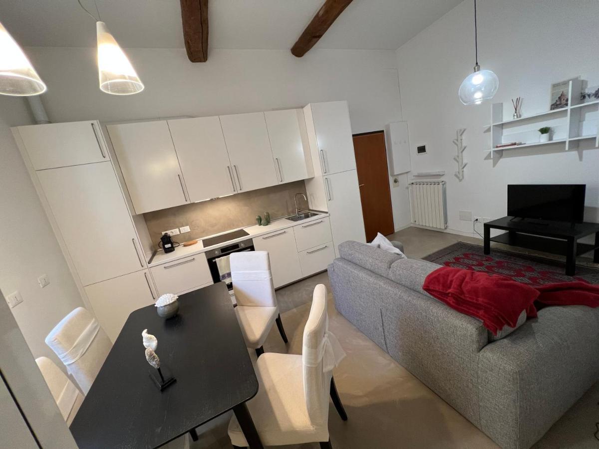 Cesare Battisti Apartamento *
