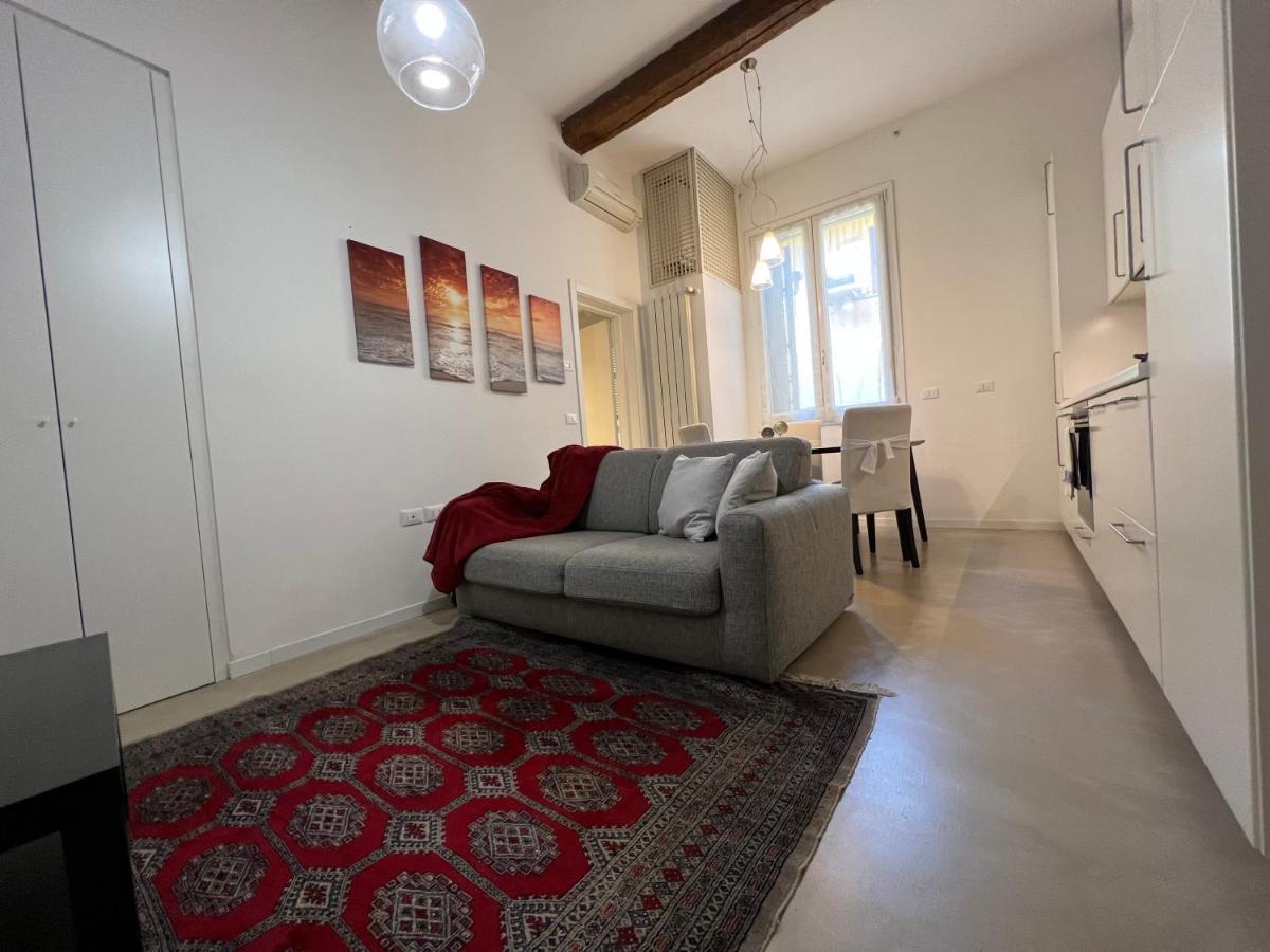 Cesare Battisti Apartamento *