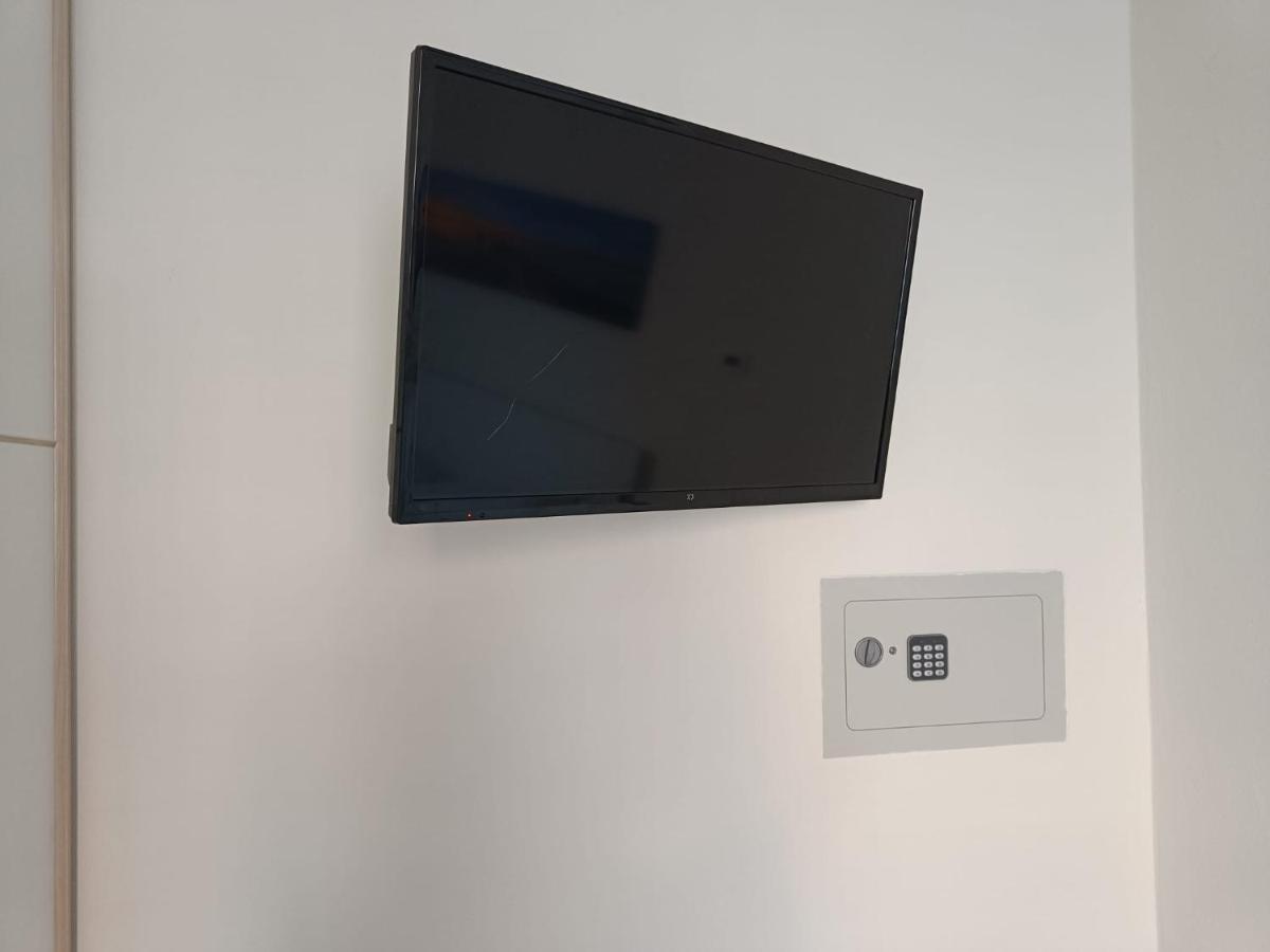 La Casa Di Luca/fiera E Stazione/aria Condizionata Apartment