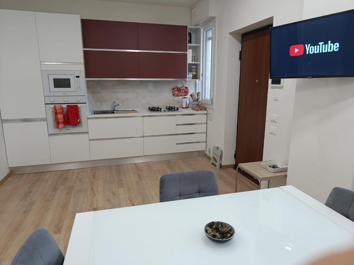 Apartment La Casa Di Luca/fiera E Stazione/aria Condizionata