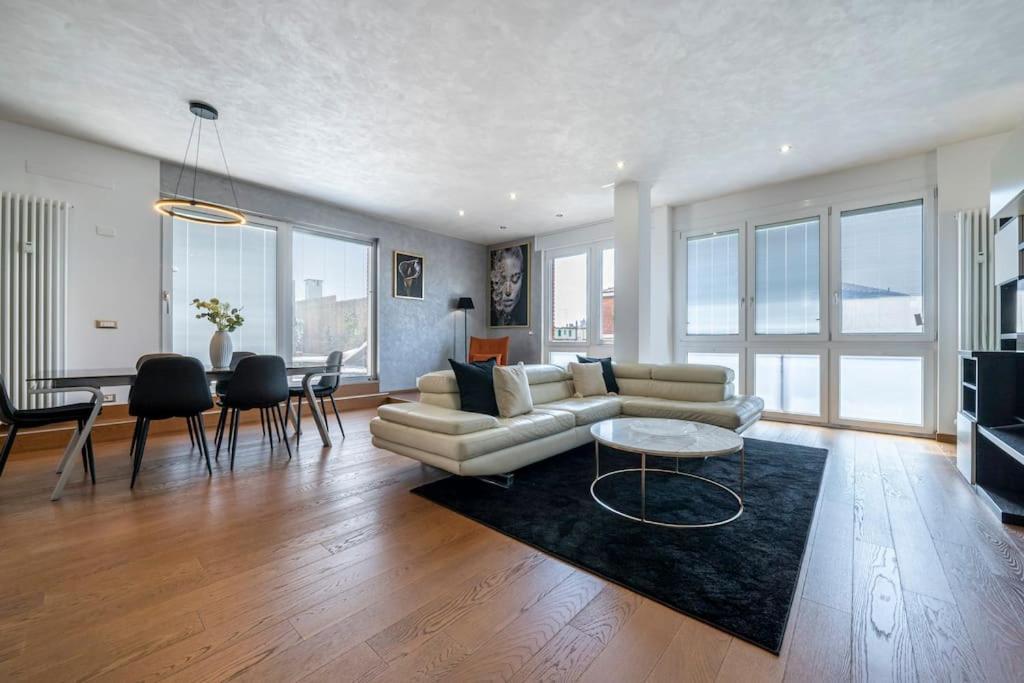 Apartment Via Indipendenza - Attico Di Lusso Con Piscina
