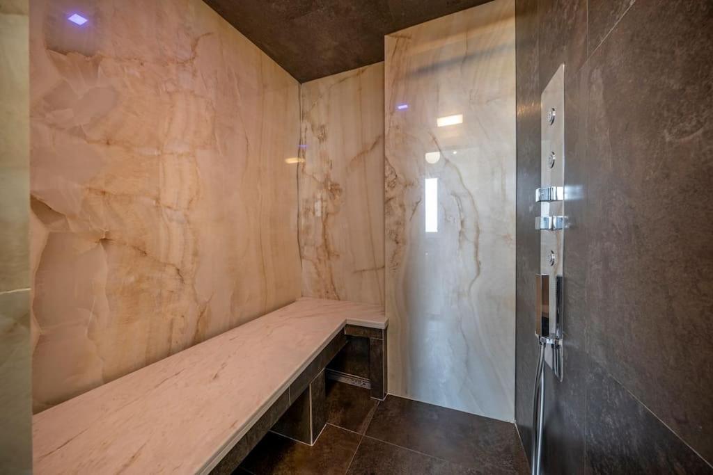 Via Indipendenza - Attico Di Lusso Con Piscina