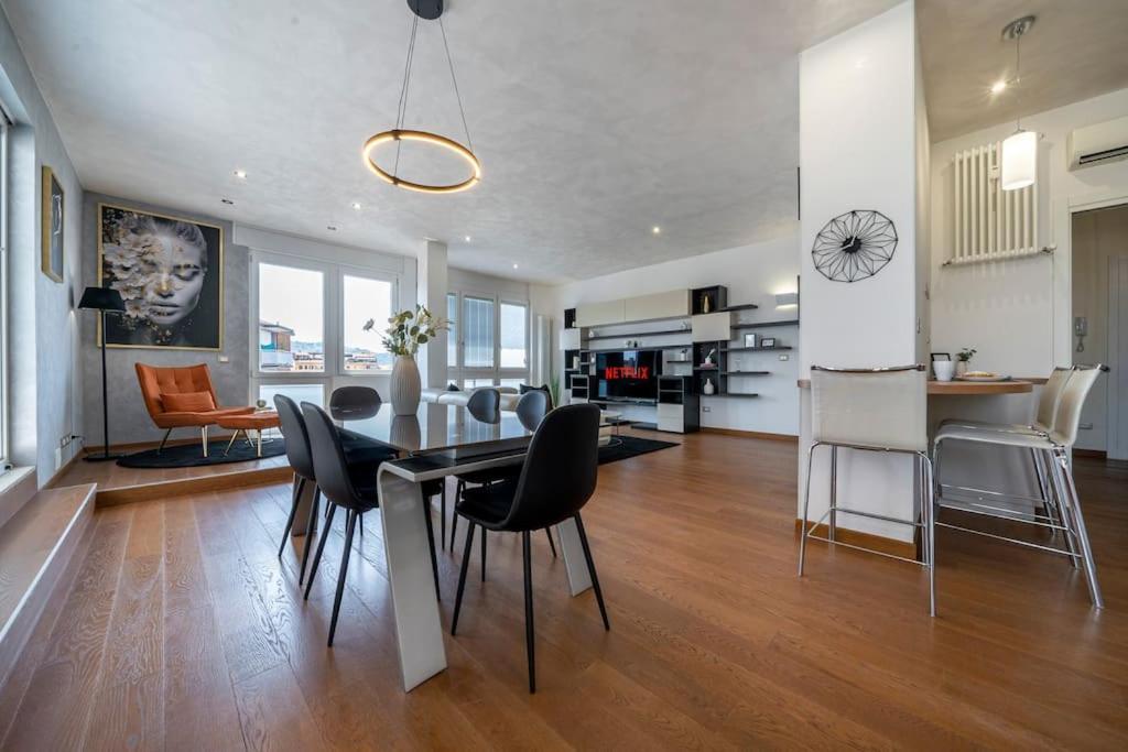 Via Indipendenza - Attico Di Lusso Con Piscina Apartment