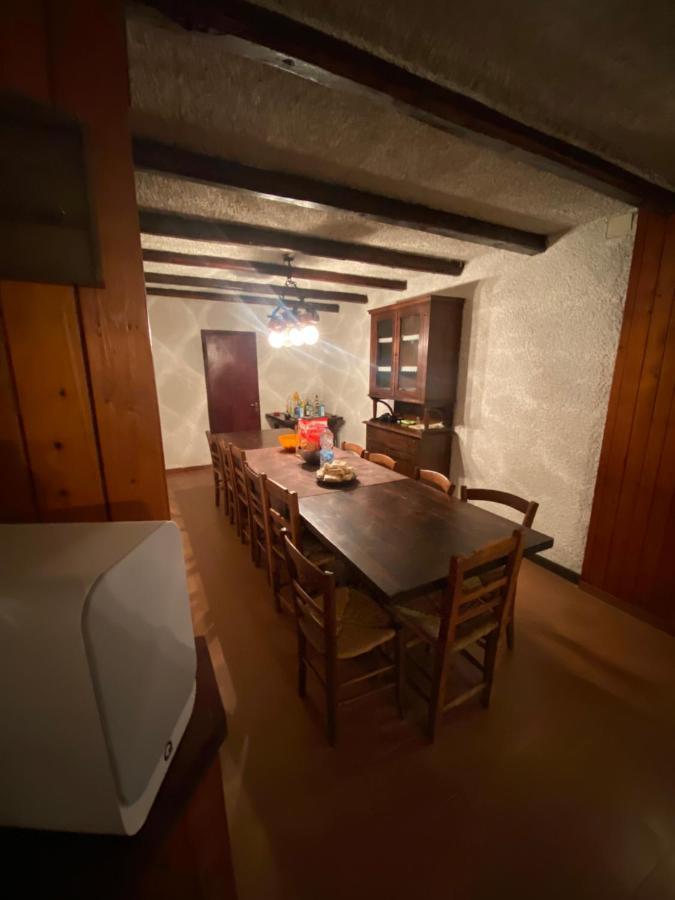 Taverna Interrata Con Biliardo Per Eventi. Bologna