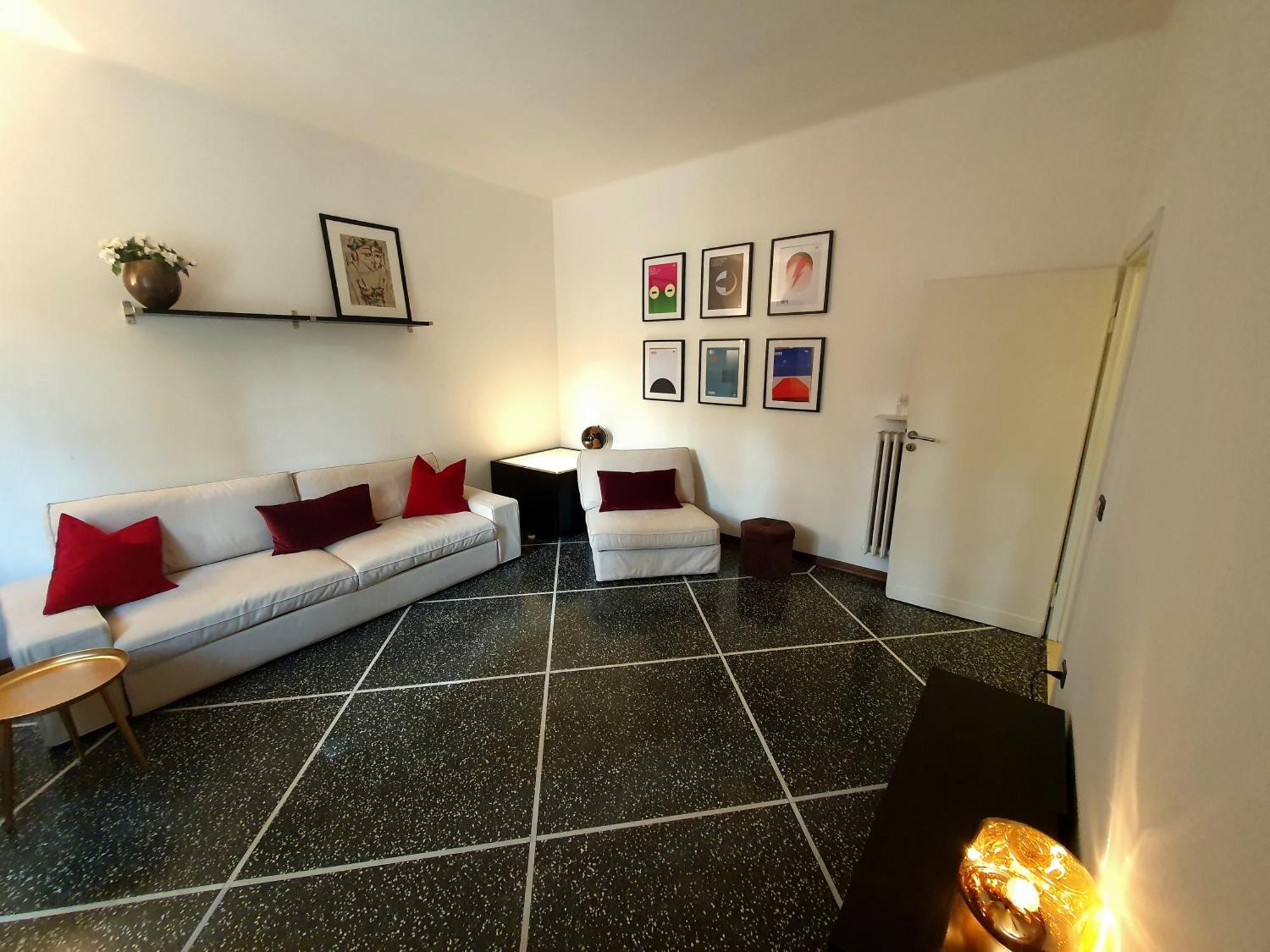 Spacious Three-room In Saragozza * Bologna