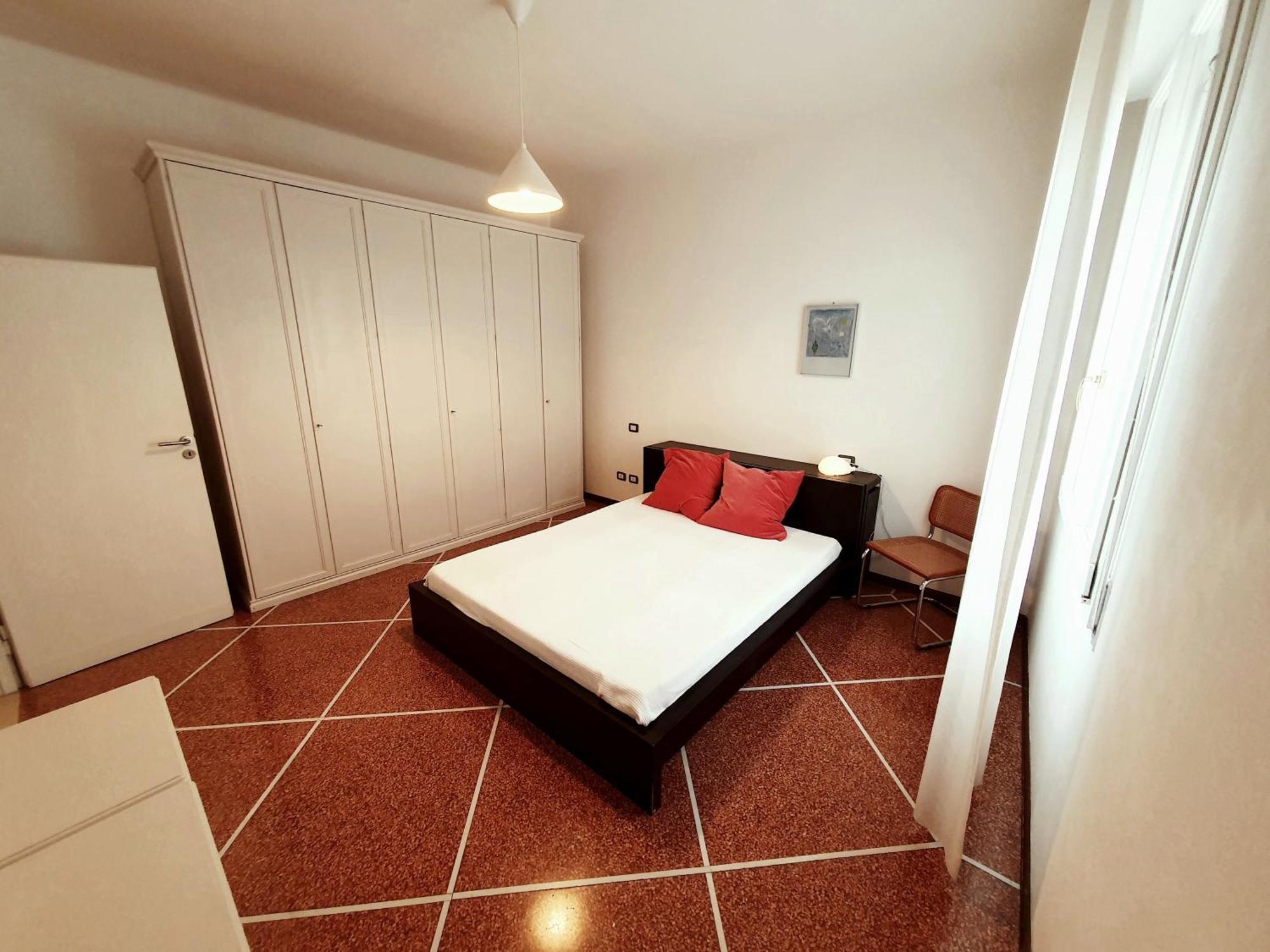 Apartment Spacious Three-room In Saragozza